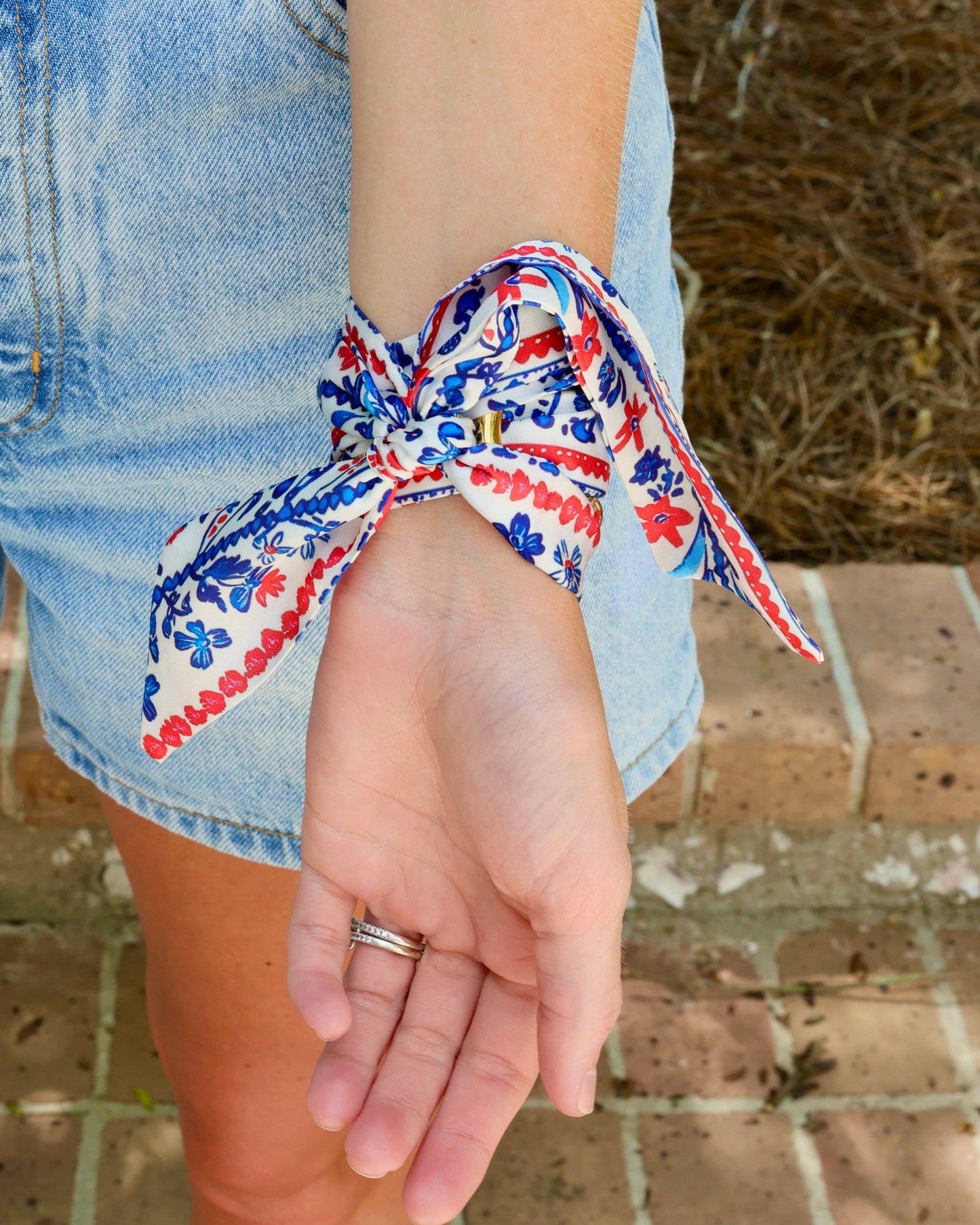 Serafina Scarf Bracelet Nvy Rd Floral