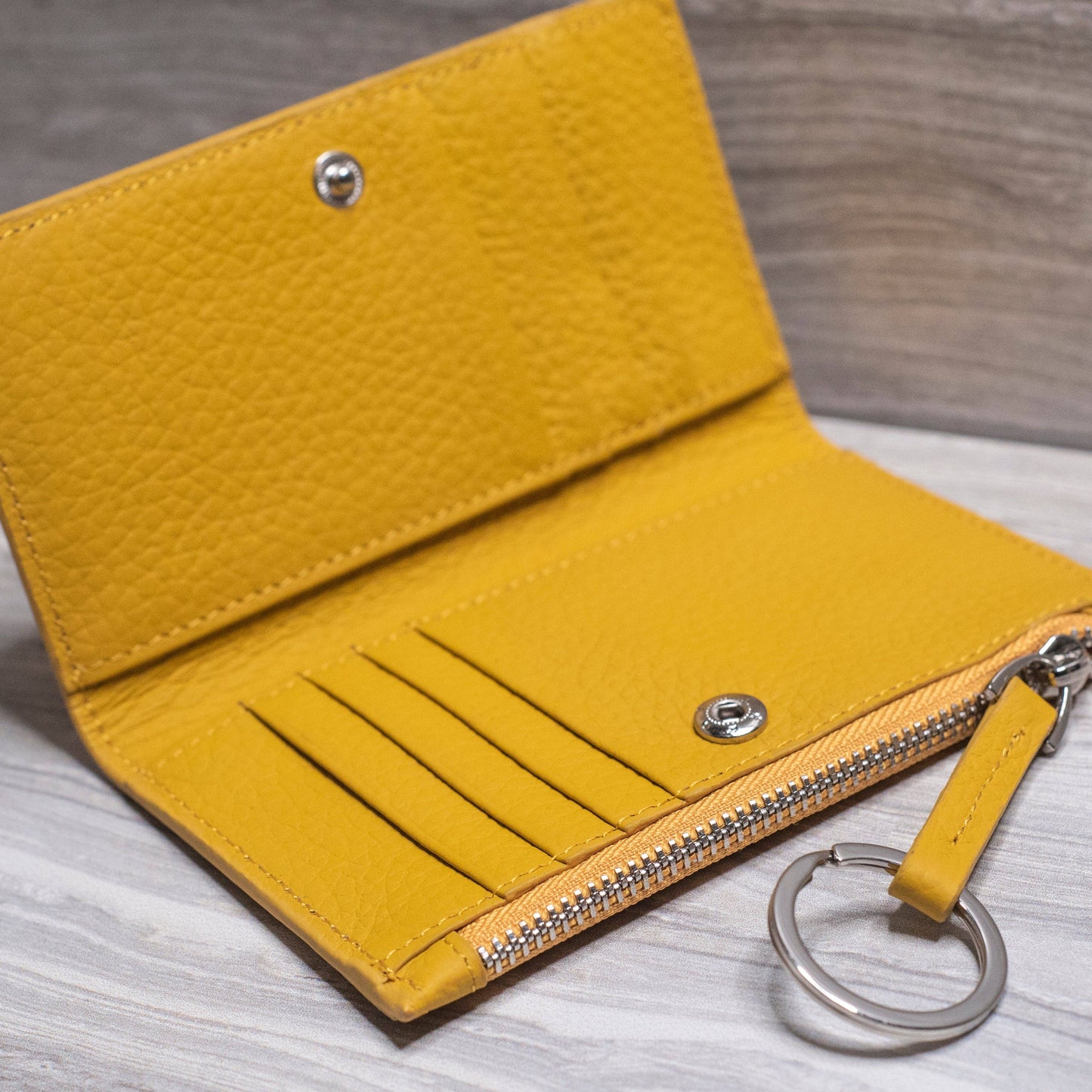 TOGO Vertical Bifold Cardholder