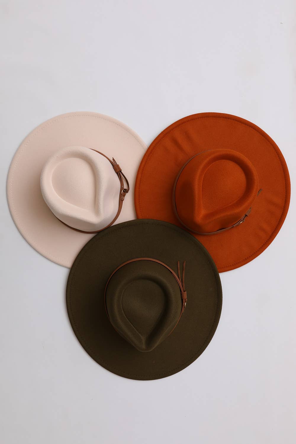 Chic Flat Brim Buckle Hat – Bestselling Fashion Accessory 🏝