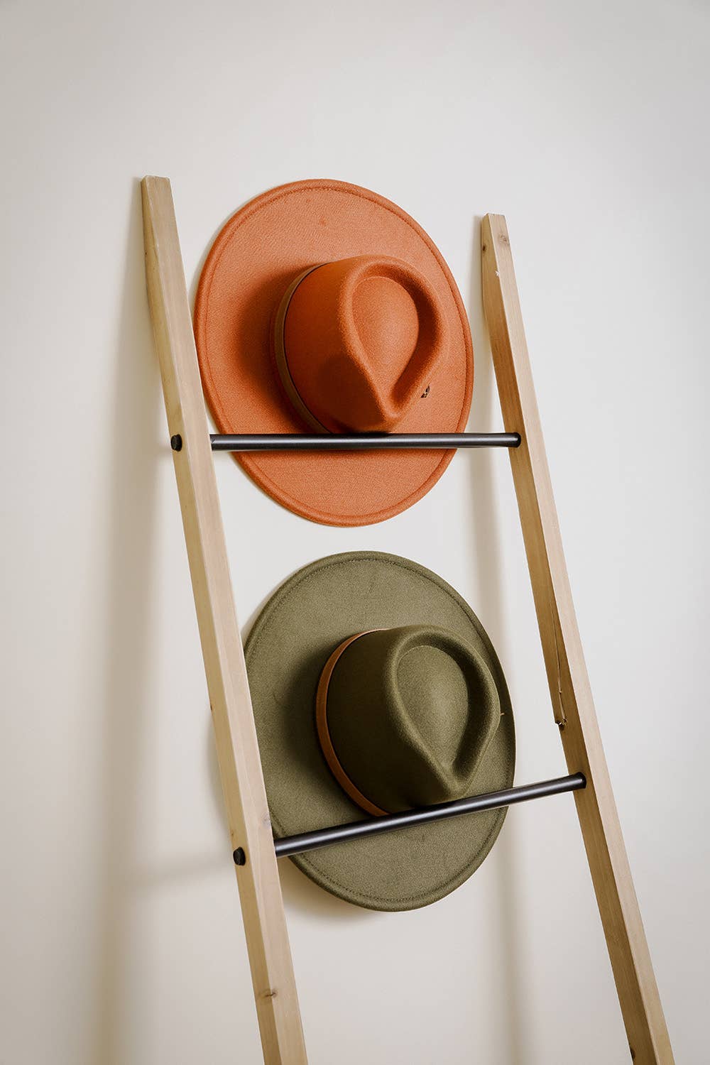 Chic Flat Brim Buckle Hat – Bestselling Fashion Accessory 🏝