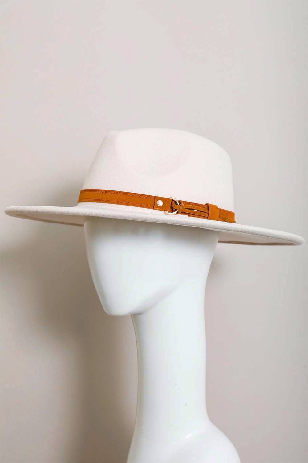 Chic Flat Brim Buckle Hat – Bestselling Fashion Accessory 🏝