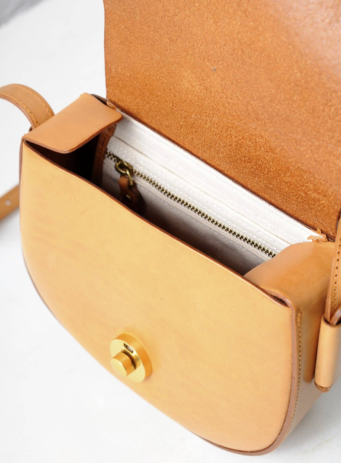 Vive 2.0 Saddle Crossbody Bag - Tan