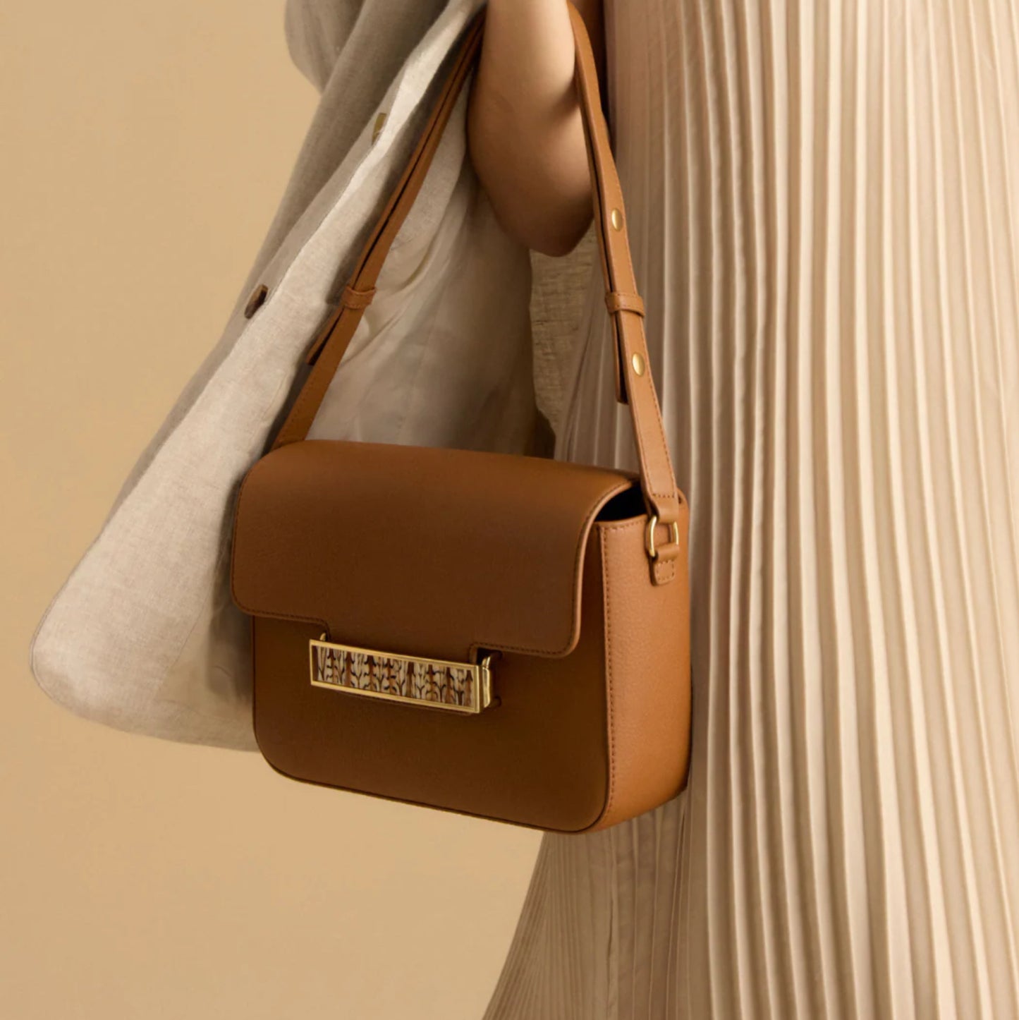 Brackish Oxford Crossbody Bag in Tan-Quail
