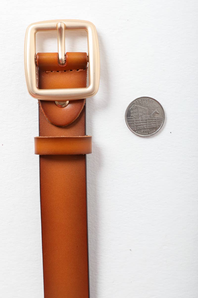 Chic & Durable Leather Belt – Available in White and Camel