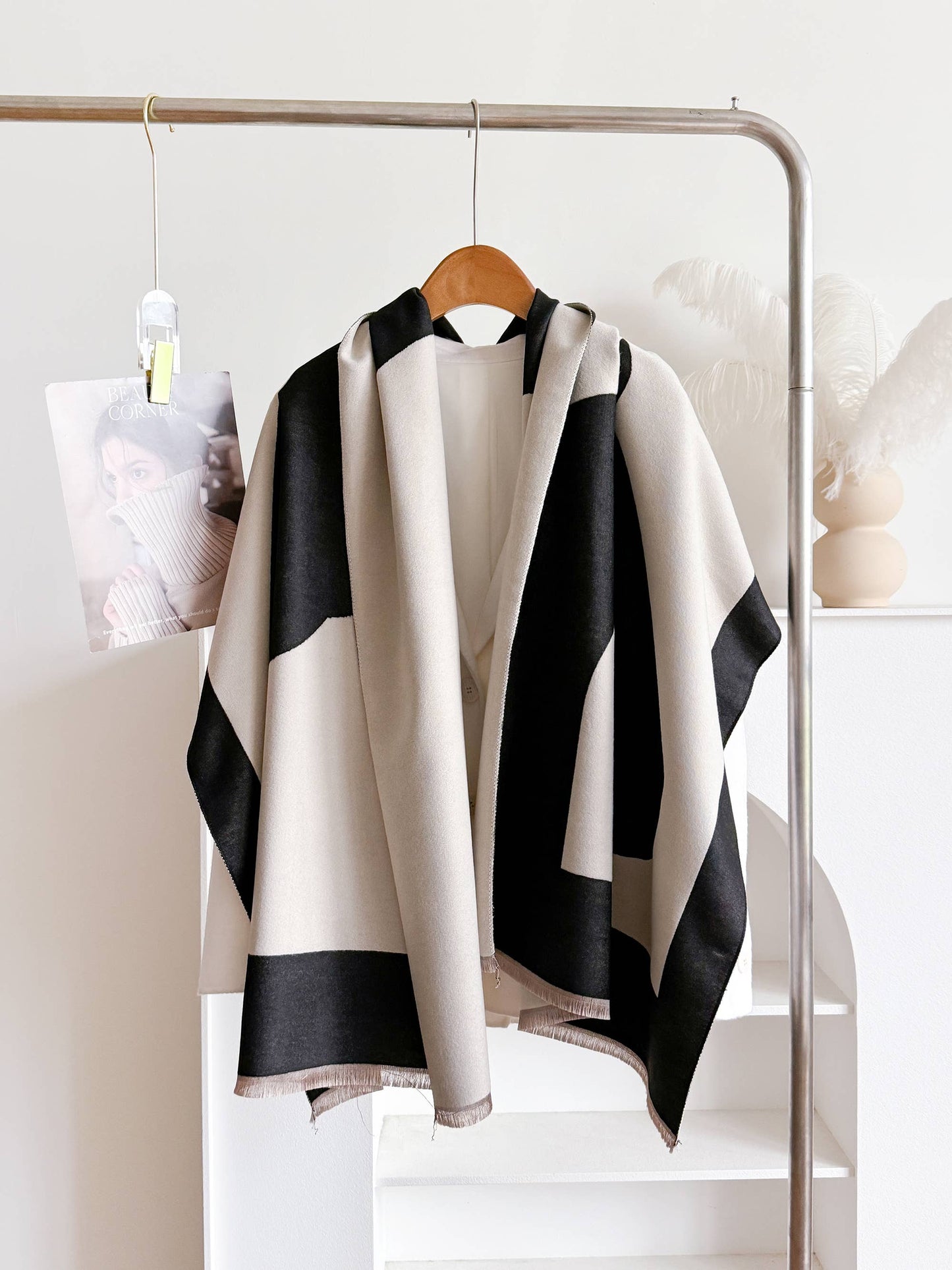 Equestrian Black / White Equine Shadow Reversible Wrap