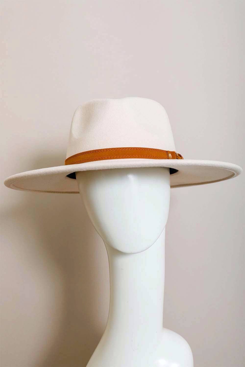 Chic Flat Brim Buckle Hat – Bestselling Fashion Accessory 🏝