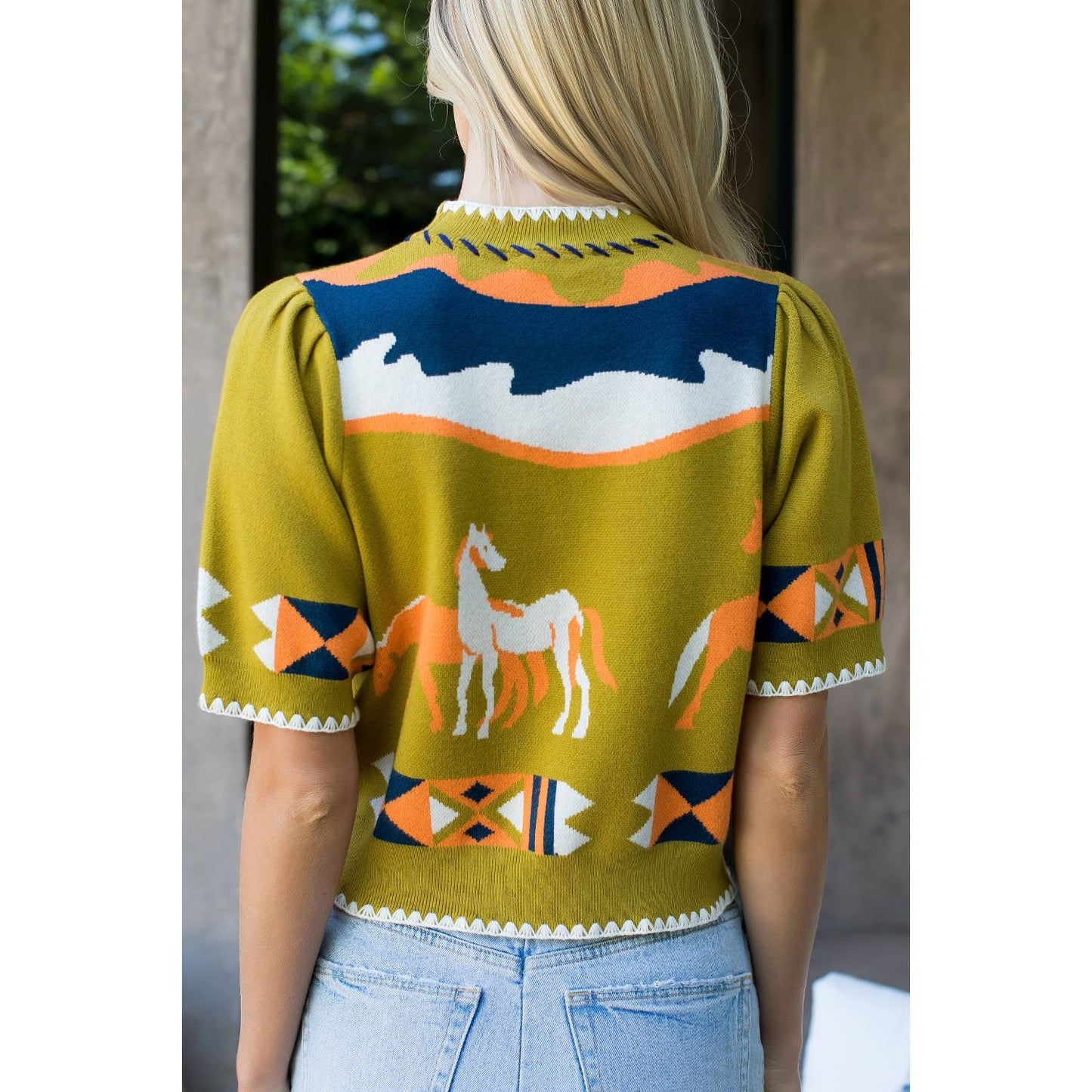 Short Sleeve Horse Detail Top