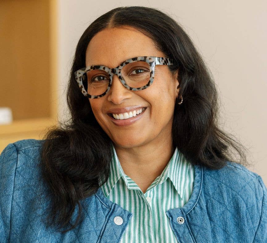 Center Stage Focus (Blue Light)