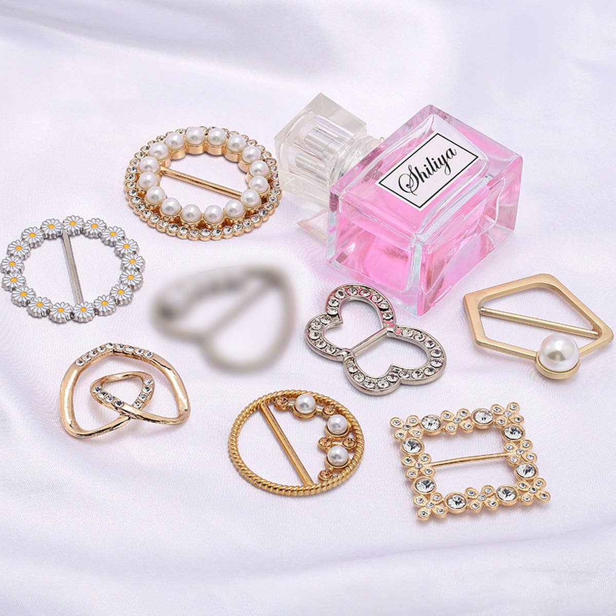 PEARL AND DIAMOND METAL HEM SCARF RING_CWMM2121