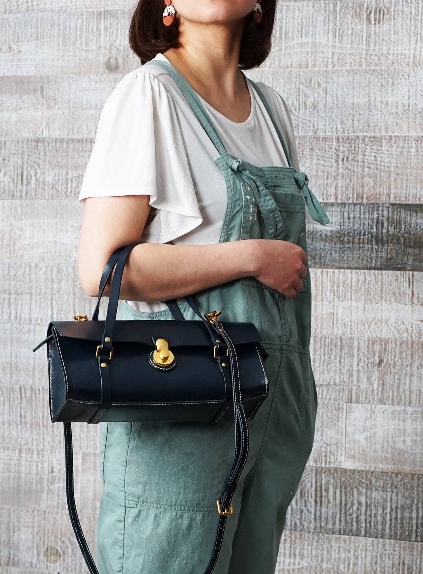 Vive 2.0 Classic Baguette Satchel- Apricot