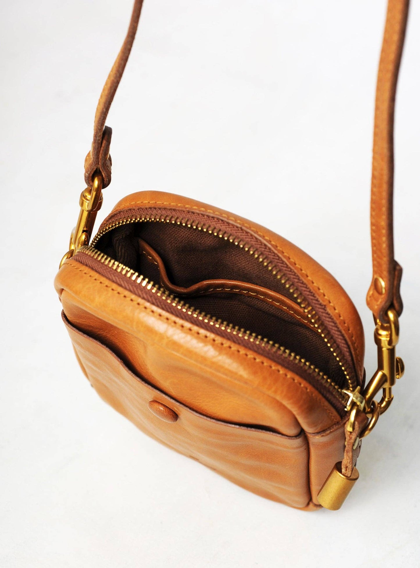 Snappi Sling Bag - Tan
