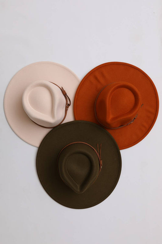 Chic Flat Brim Buckle Hat – Bestselling Fashion Accessory 🏝