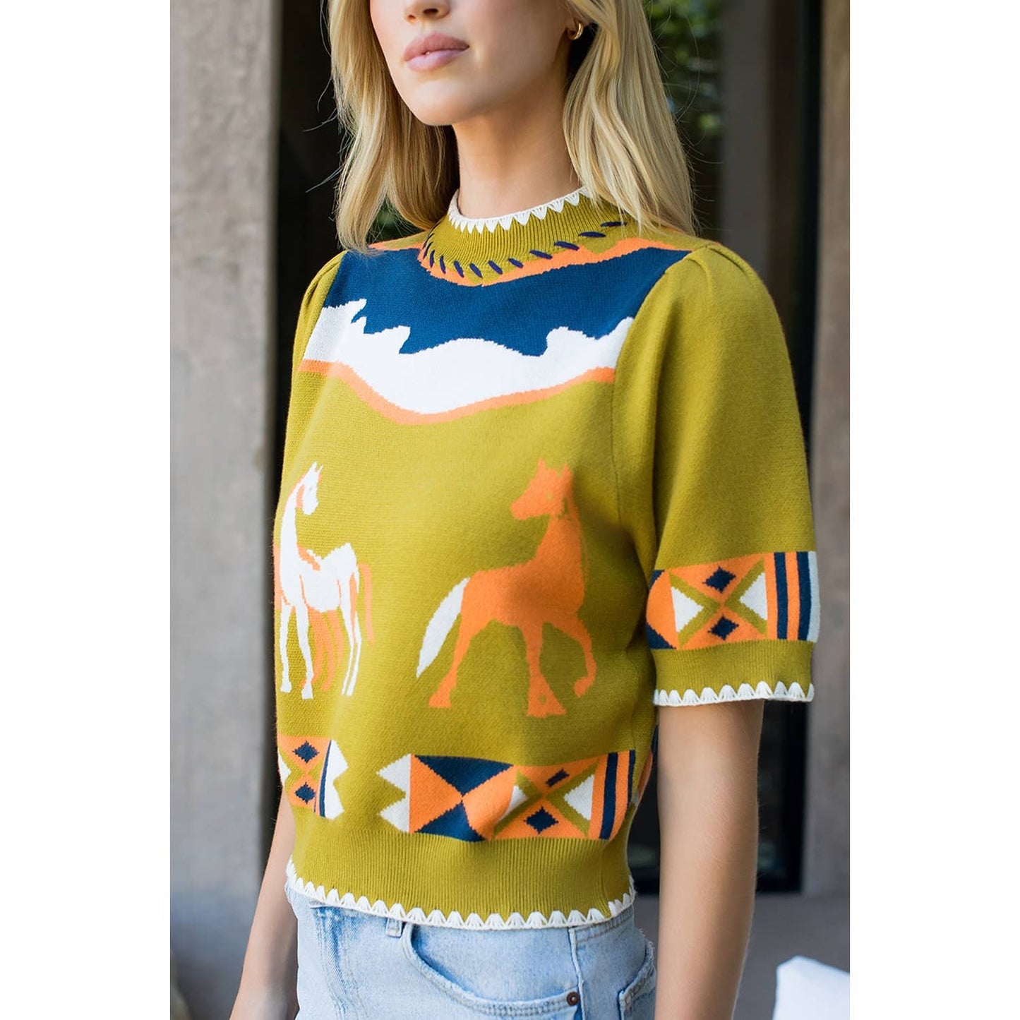 Short Sleeve Horse Detail Top