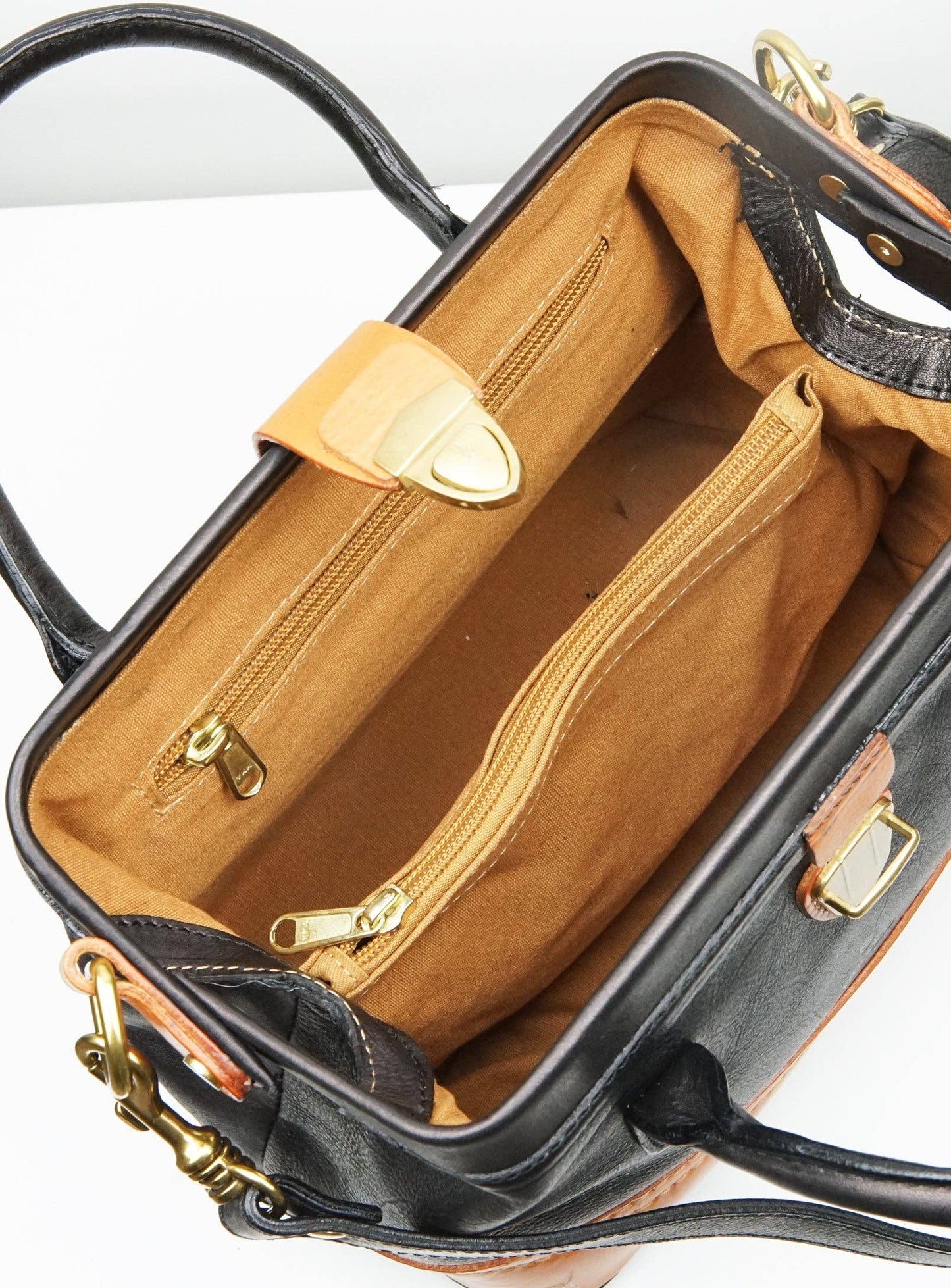 Wonder XL Vintage Top-handle Satchel - Black