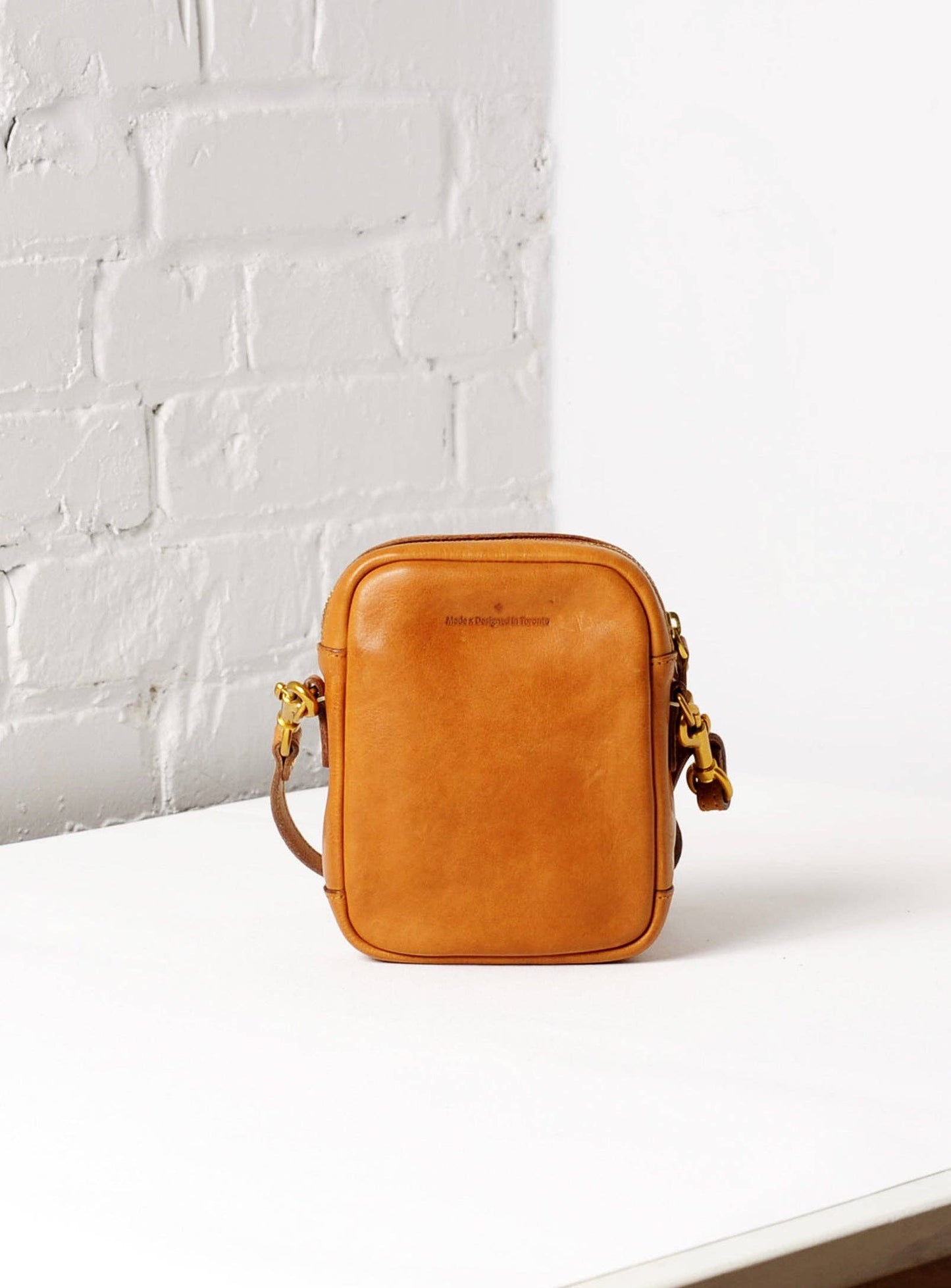 Snappi Sling Bag - Tan