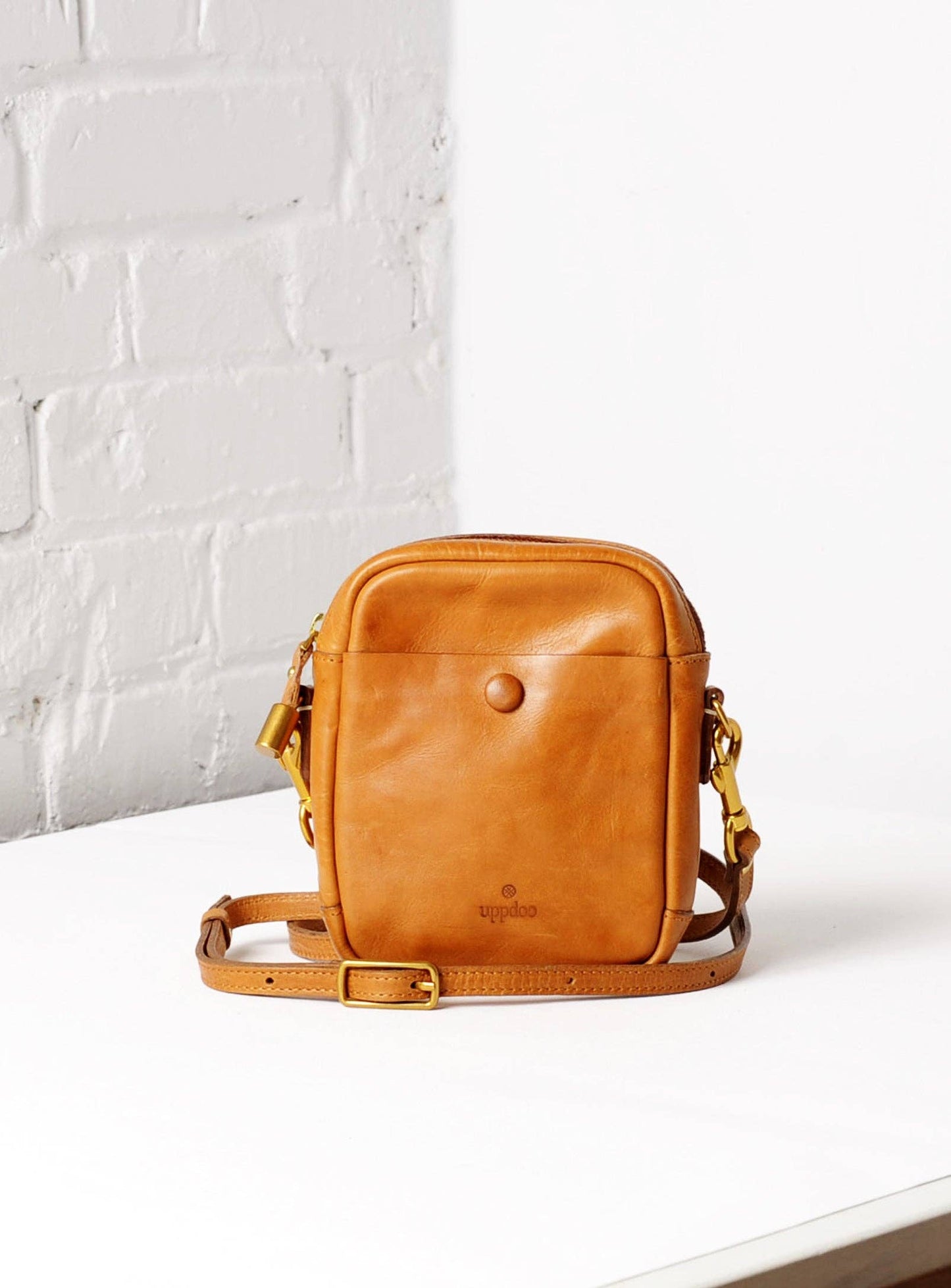 Snappi Sling Bag - Tan