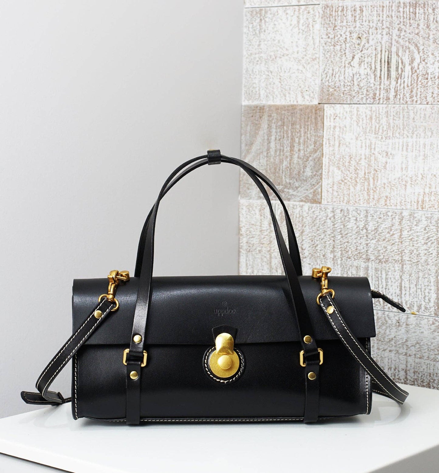 Vive 2.0 Classic Baguette Satchel- Black