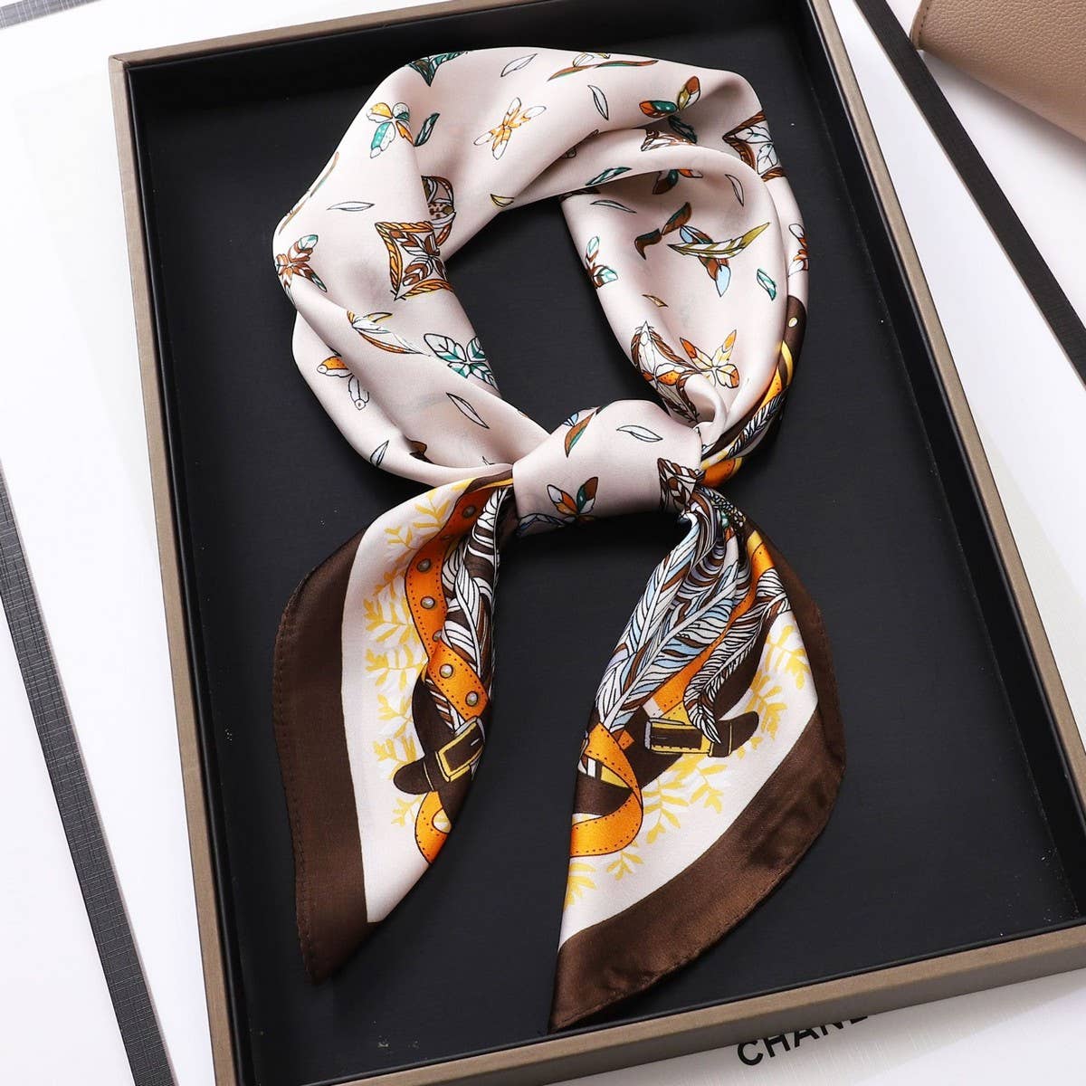 Vintage Letter Print Satin Square Scarf for Women_CWASC0809