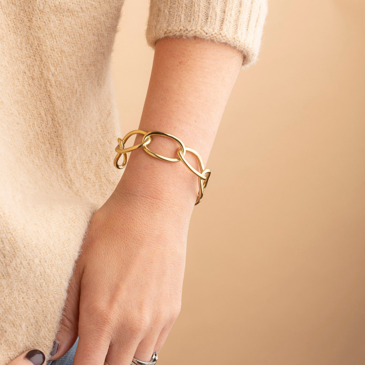 T&T Thin Chain Cuff