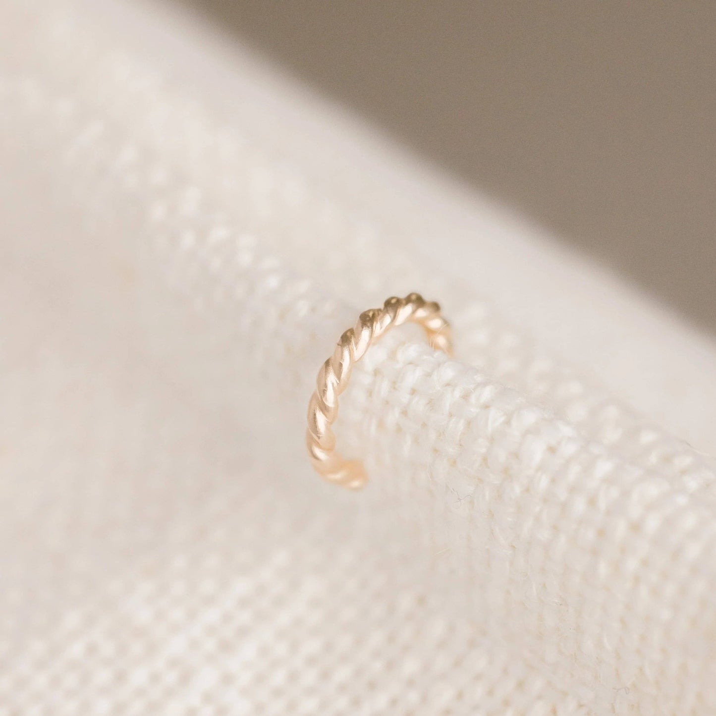 Barberry Lace Twisted gold ear cuff