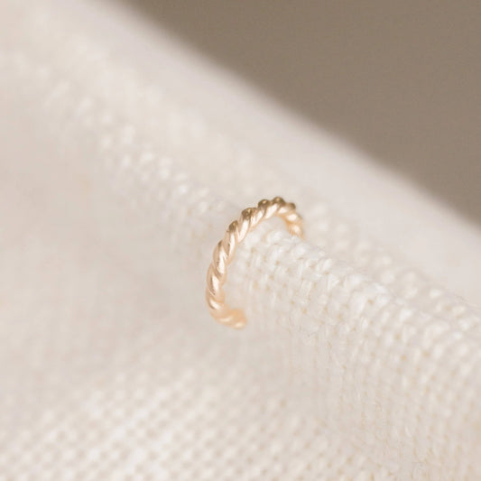 Barberry Lace Twisted gold ear cuff