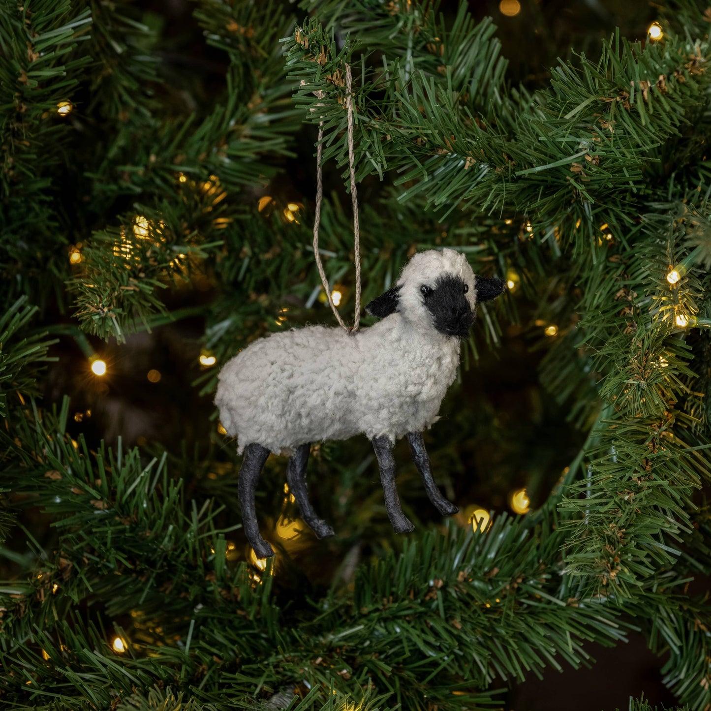 BLACK & WHITE SHEEP ORNAMENT