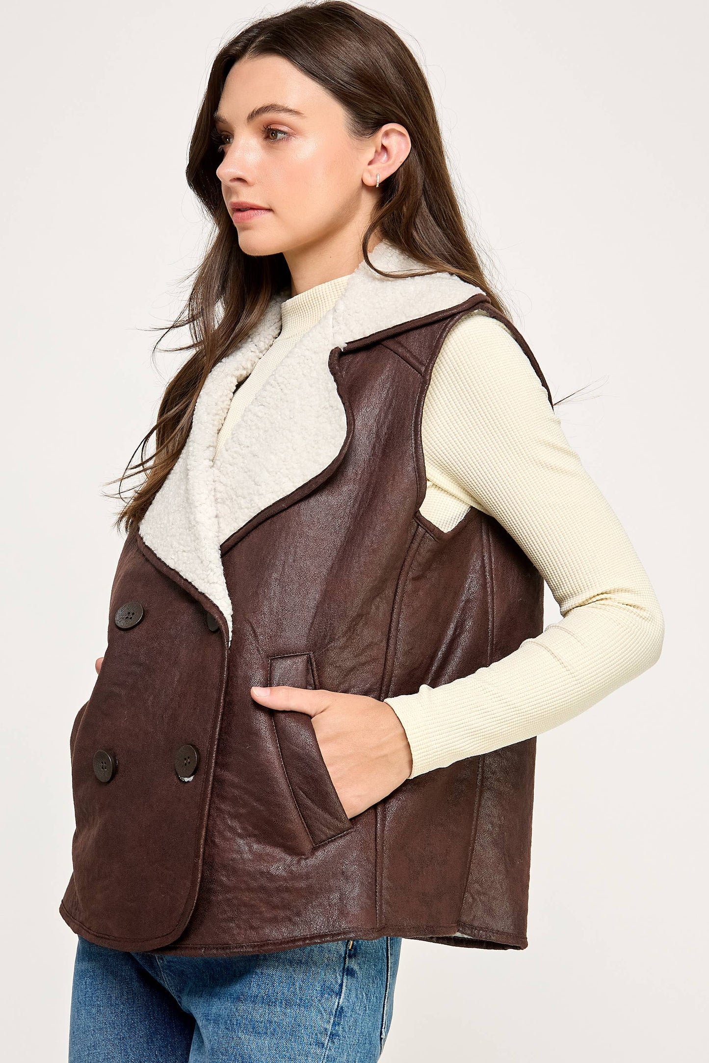 PLEATHER VEST WITH SHERA-COCOA