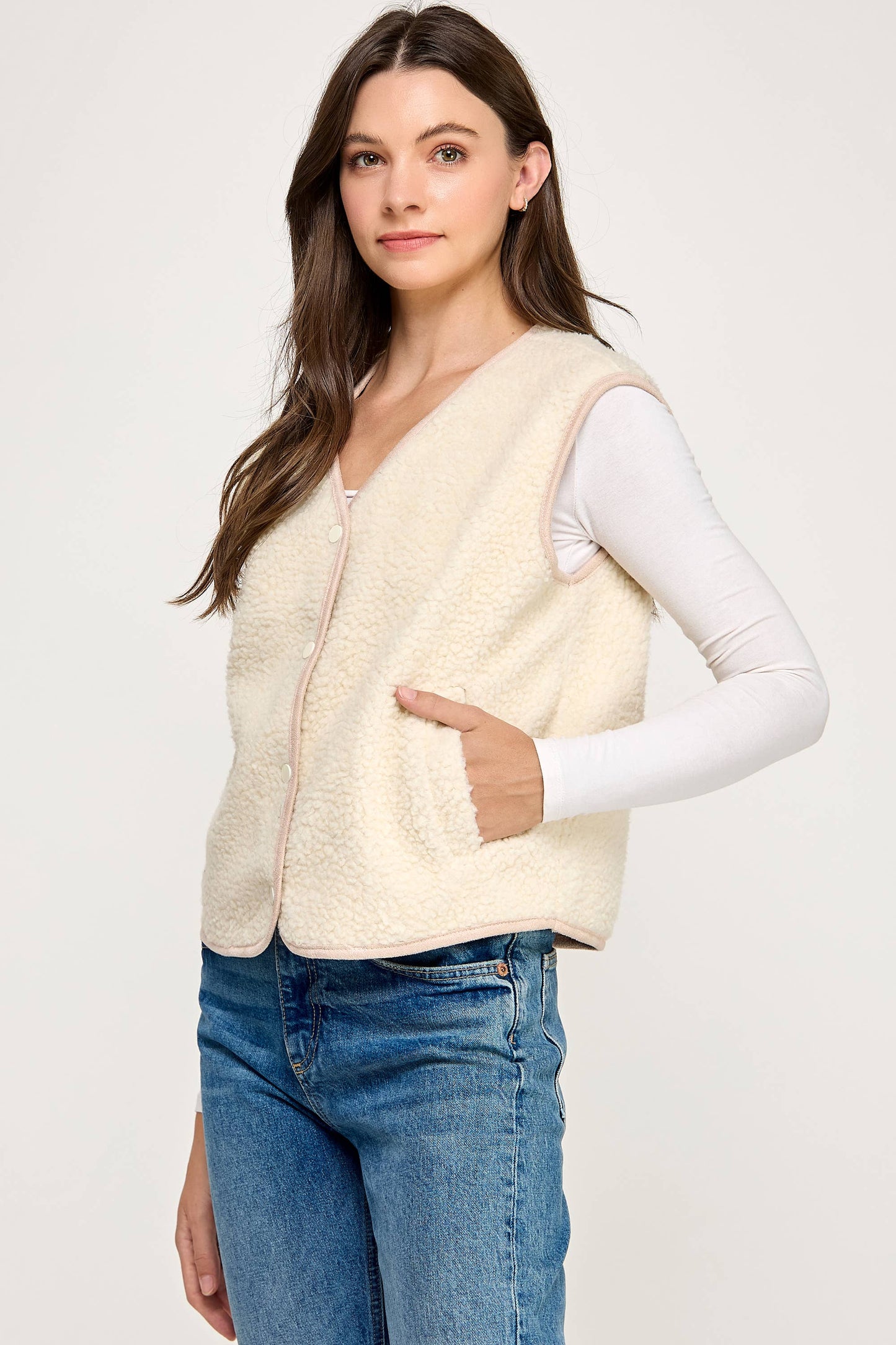 SHEEP VEST-CREAM