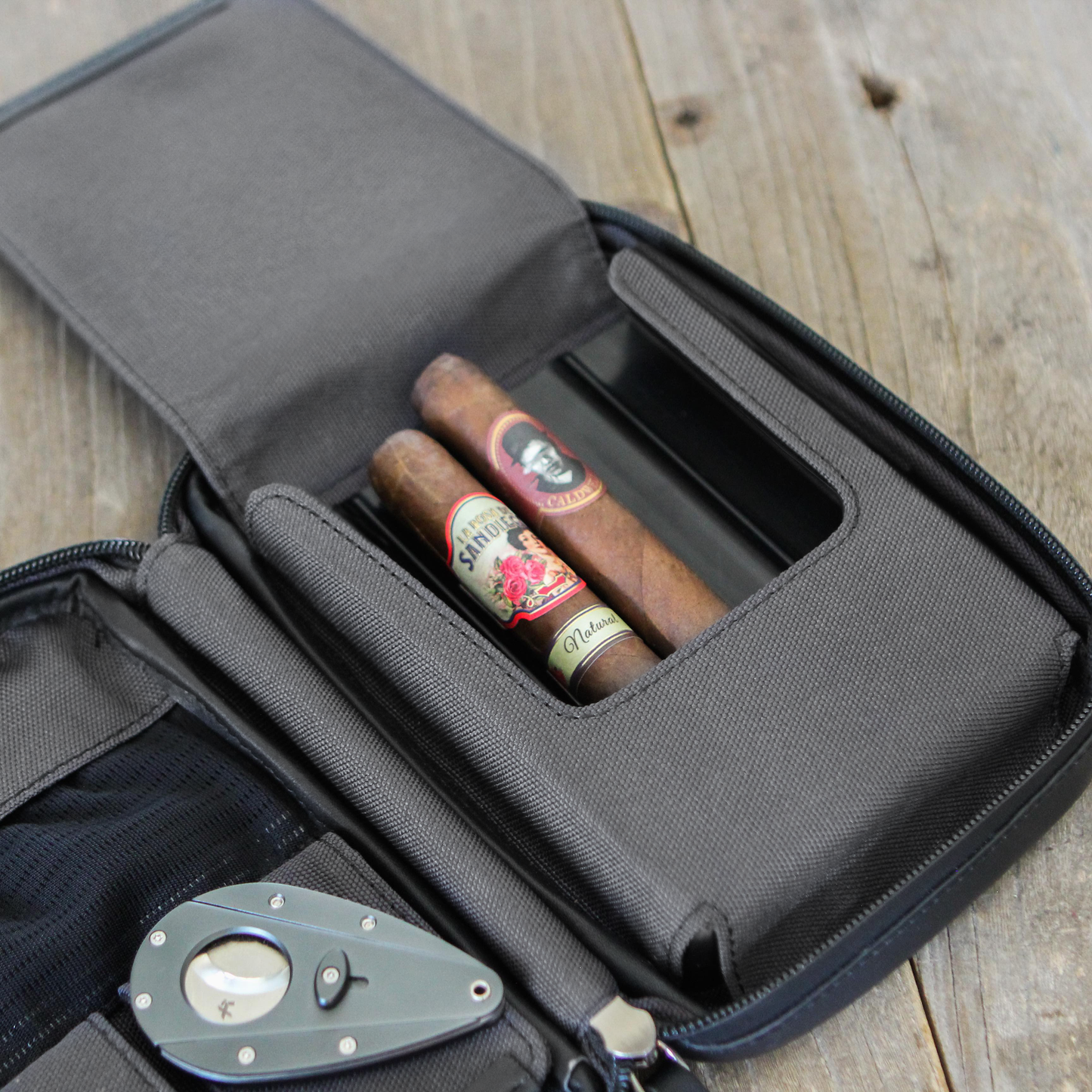 Black Flint Travel Leather Cigar